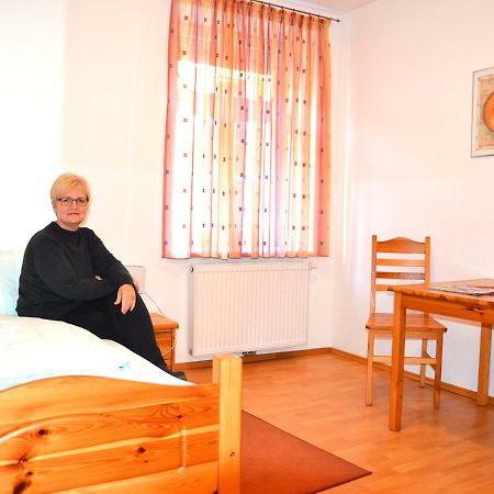 Gasthof Zum Goldenen Pflug Amstetten Bagian luar foto