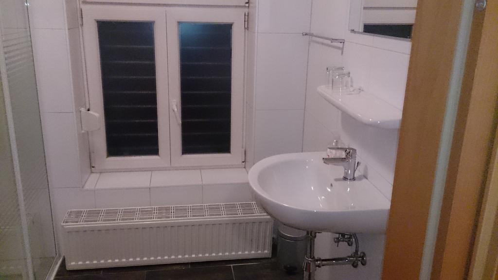 Gasthof Zum Goldenen Pflug Amstetten Ruang foto
